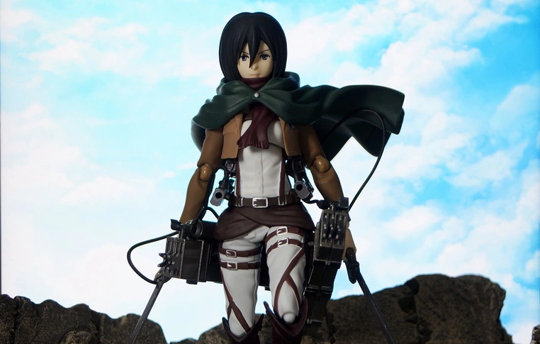 Choosing SinguTech's Attack On Titan Figure